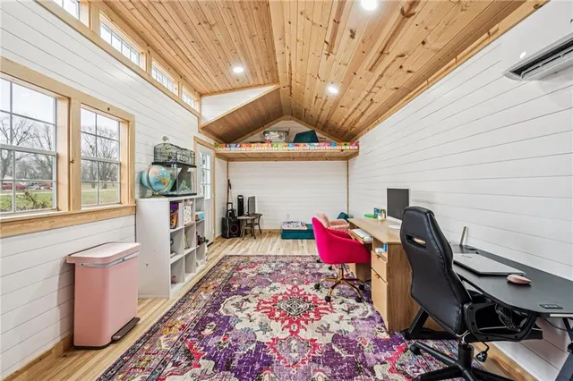 $400,000 | 21121 South Cleveland Avenue, Belton, MO 64012