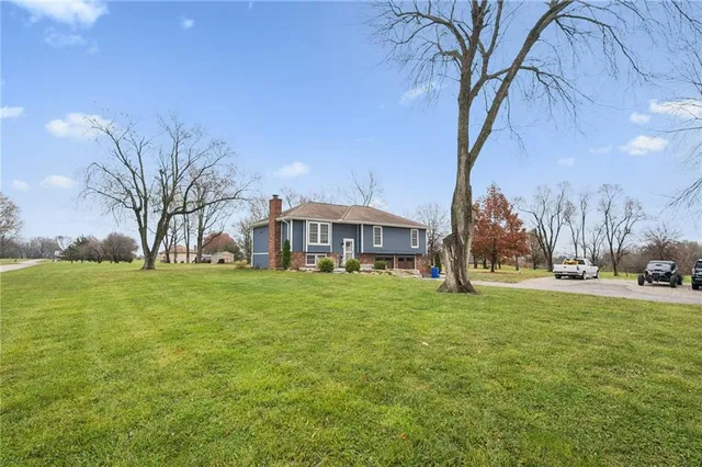 $400,000 | 21121 South Cleveland Avenue, Belton, MO 64012