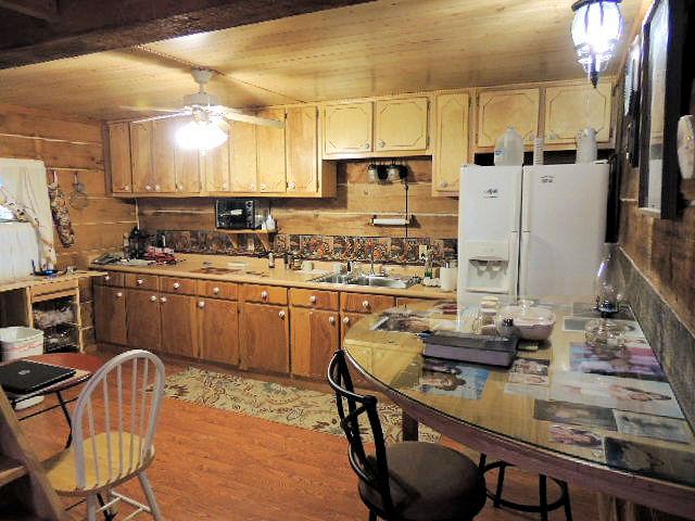 581 Taylor Road Pikeville, TN 37367 - Photo 20 of 37 KITCHEN VW 2