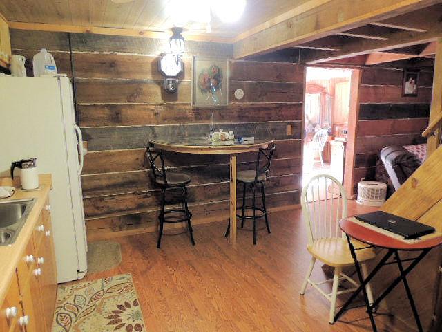 581 Taylor Road Pikeville, TN 37367 - Photo 23 of 37 LOG WALLS