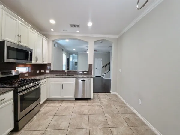 $2,150 | 13400 Briarwick Drive, Unit 2603, Austin, TX 78729