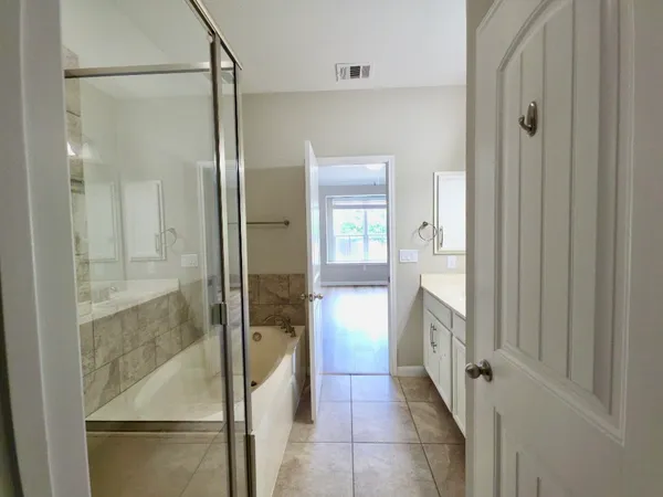 $2,150 | 13400 Briarwick Drive, Unit 2603, Austin, TX 78729