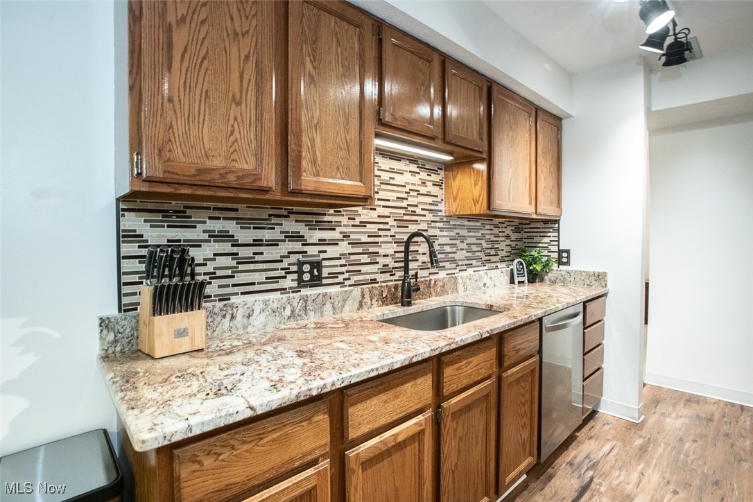 30051 Center Ridge Road, Unit B Westlake, OH 44145 - Photo 7 of 32 Kitchen newer granite and appliances