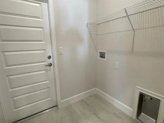 a view of an empty walk in closet