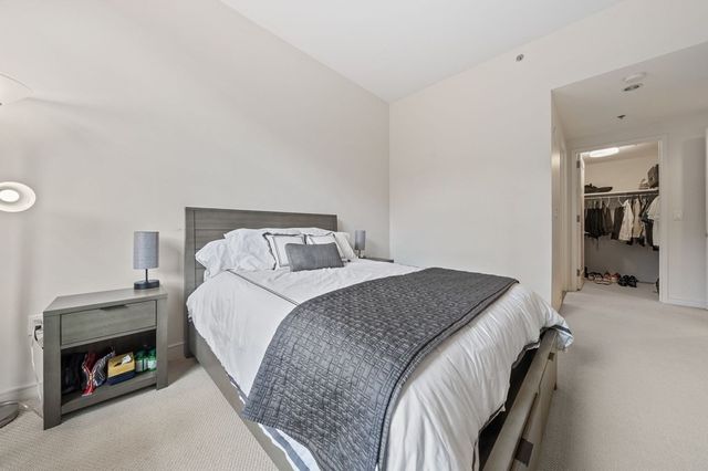 $1,185,000 | 580 Washington Street, Unit 806, Boston, MA 02111