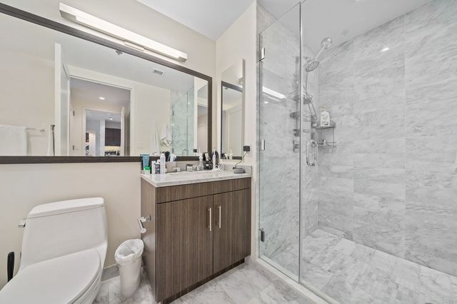 $1,185,000 | 580 Washington Street, Unit 806, Boston, MA 02111