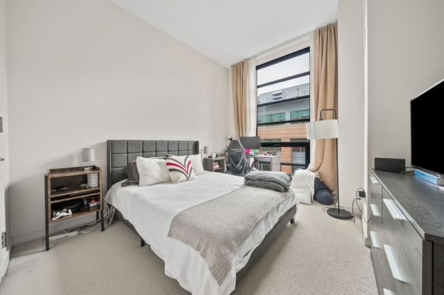 $1,185,000 | 580 Washington Street, Unit 806, Boston, MA 02111