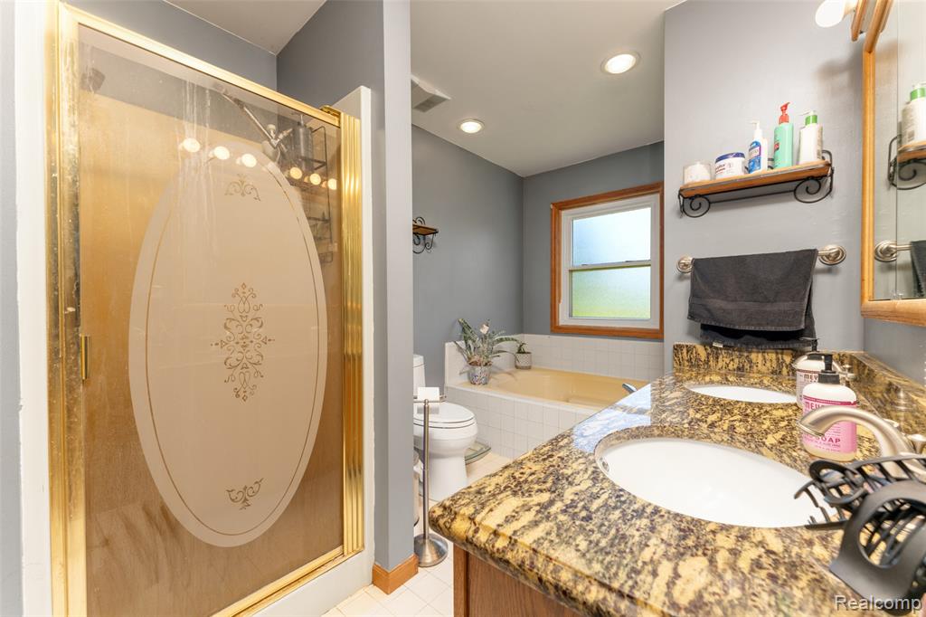 6879 Crofoot Road Fowlerville, MI 48836 - Photo 13 of 35