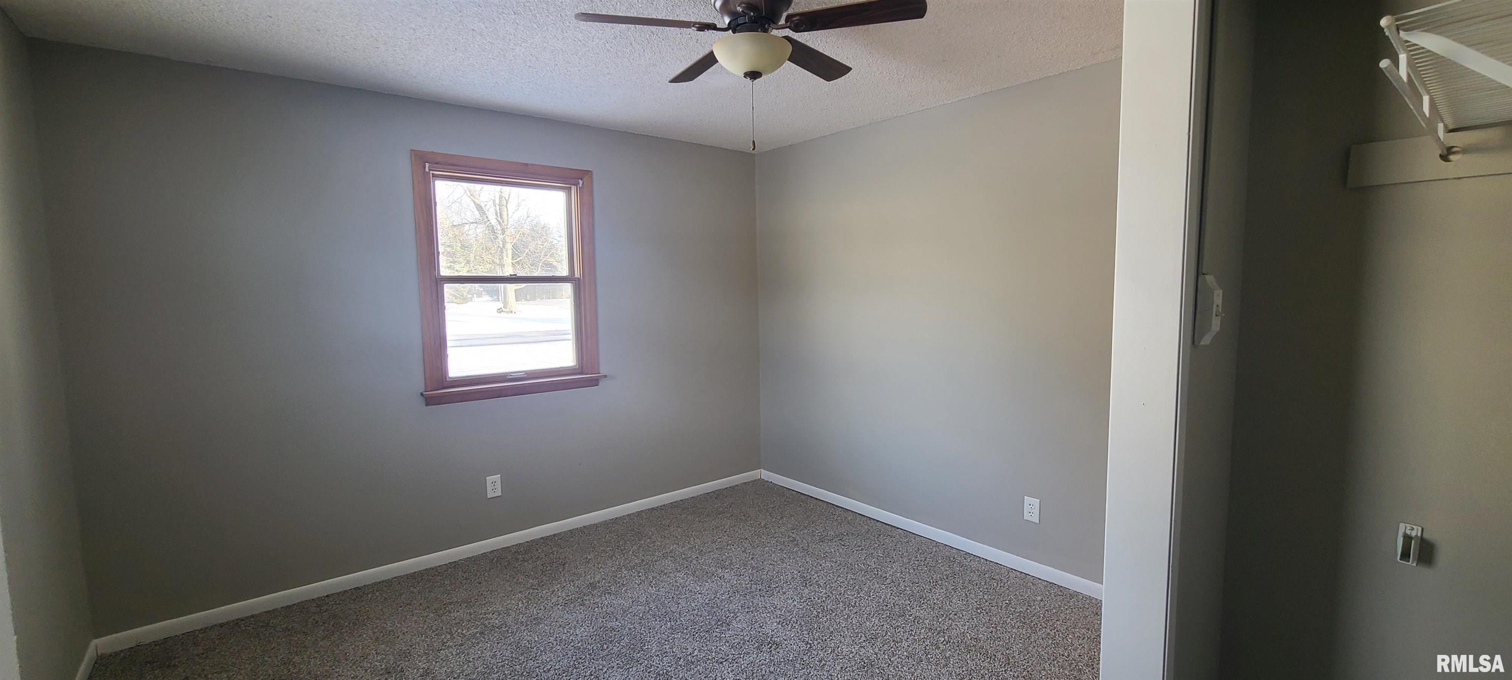 1205 West Ravinwoods Road Peoria, IL 61615 - Photo 44 of 47 Gallery Image 44