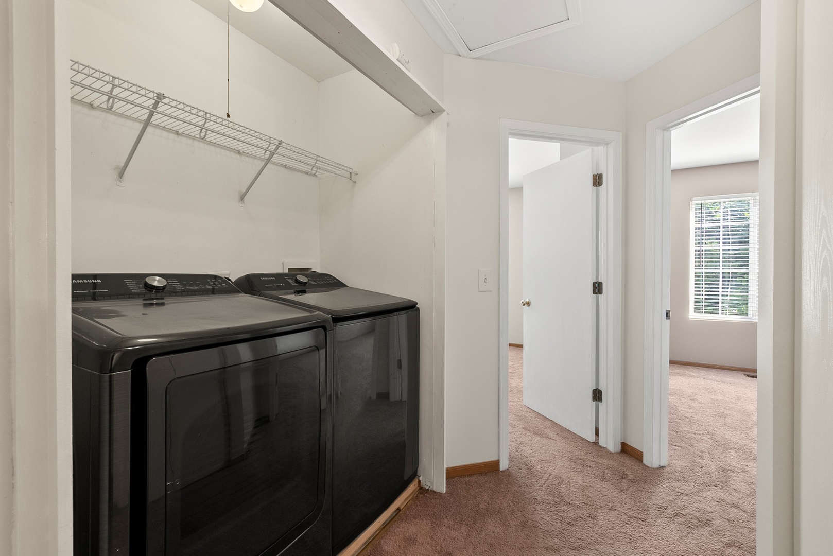 1565 Azalea Circle Romeoville, IL 60446 - Photo 14 of 30 a utility room with dryer and washer