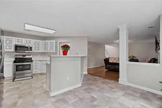 $2,400 | 6115 Riveroak Terrace, Atlanta, GA 30349