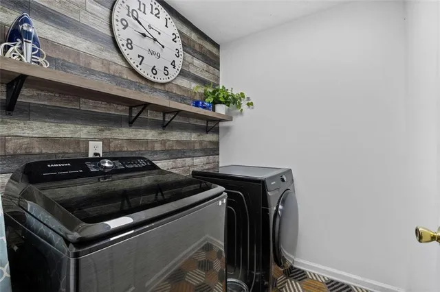 $2,400 | 6115 Riveroak Terrace, Atlanta, GA 30349