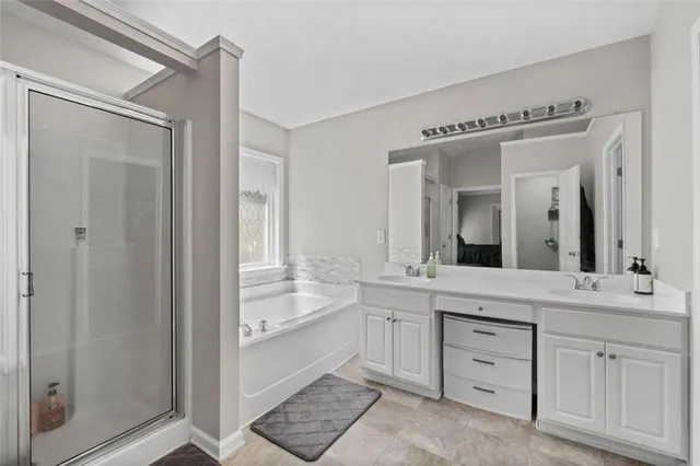 $2,400 | 6115 Riveroak Terrace, Atlanta, GA 30349