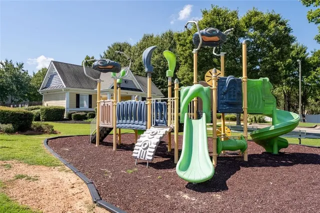 $2,400 | 6115 Riveroak Terrace, Atlanta, GA 30349