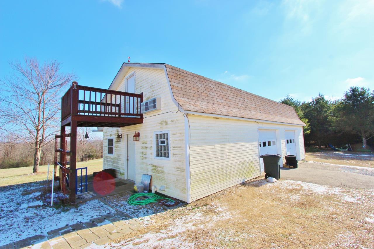 6830 Beasleys Bend Road Lebanon, TN 37087 - Photo 4 of 30 a view of a house with a patio