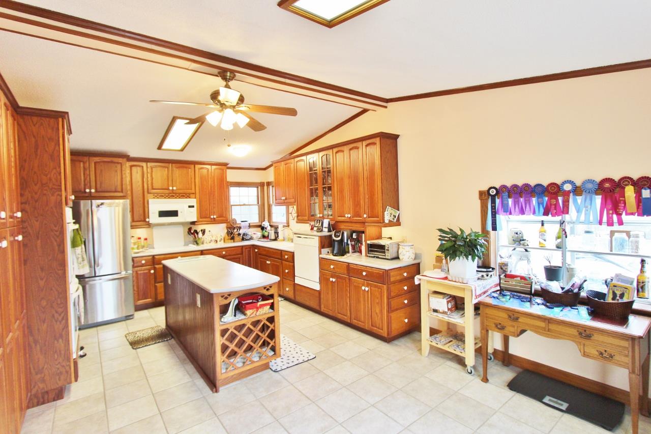 6830 Beasleys Bend Road Lebanon, TN 37087 - Photo 6 of 30 a large kitchen with a lot of counter top space