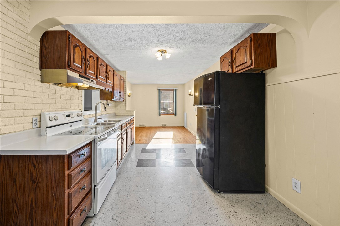 211 Heberle Road Irondequoit, NY 14609 - Photo 5 of 30