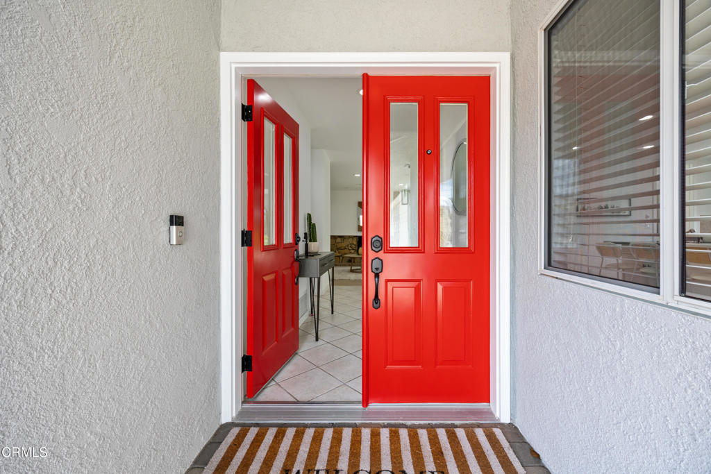 7015 Charrick Place Tujunga, CA 91042 - Photo 4 of 41 7015 Charrick-4