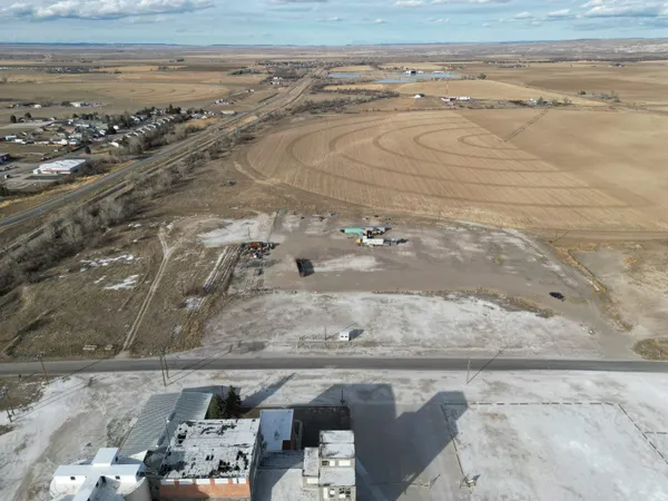 $450,000 | 17 N Road, Wheatland, WY 82201