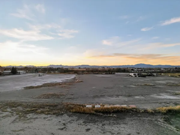 $450,000 | 17 N Road, Wheatland, WY 82201