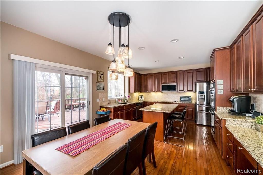676 Windsong Drive Rochester Hills, MI 48307 - Photo 10 of 38