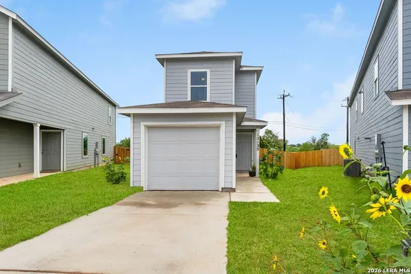 $1,350 | 12135 Floral Blossom, Converse, TX 78109