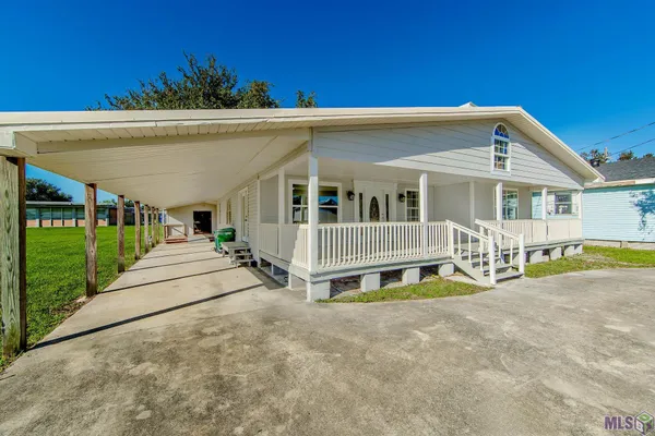 $129,900 | 106 North 3rd Street, Golden Meadow, LA 70357