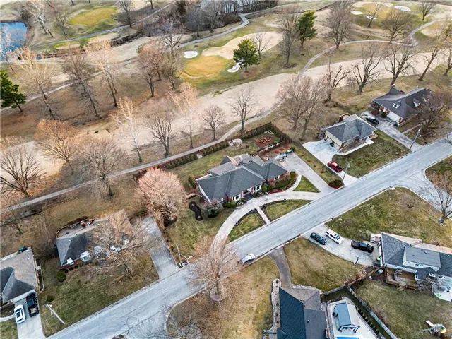 $775,000 | 204 Northwest Golfview Drive, Blue Springs, MO 64014