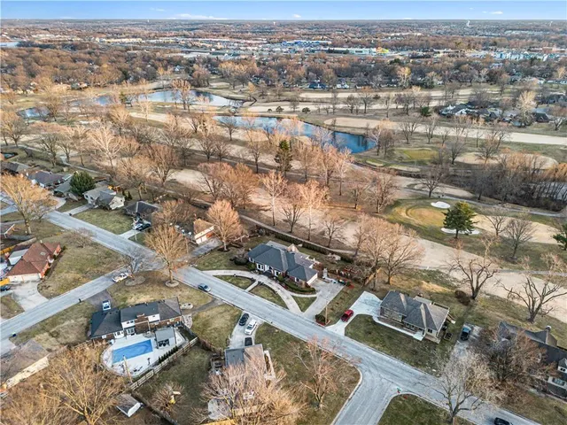 $775,000 | 204 Northwest Golfview Drive, Blue Springs, MO 64014