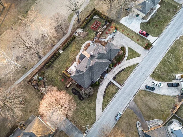 $775,000 | 204 Northwest Golfview Drive, Blue Springs, MO 64014