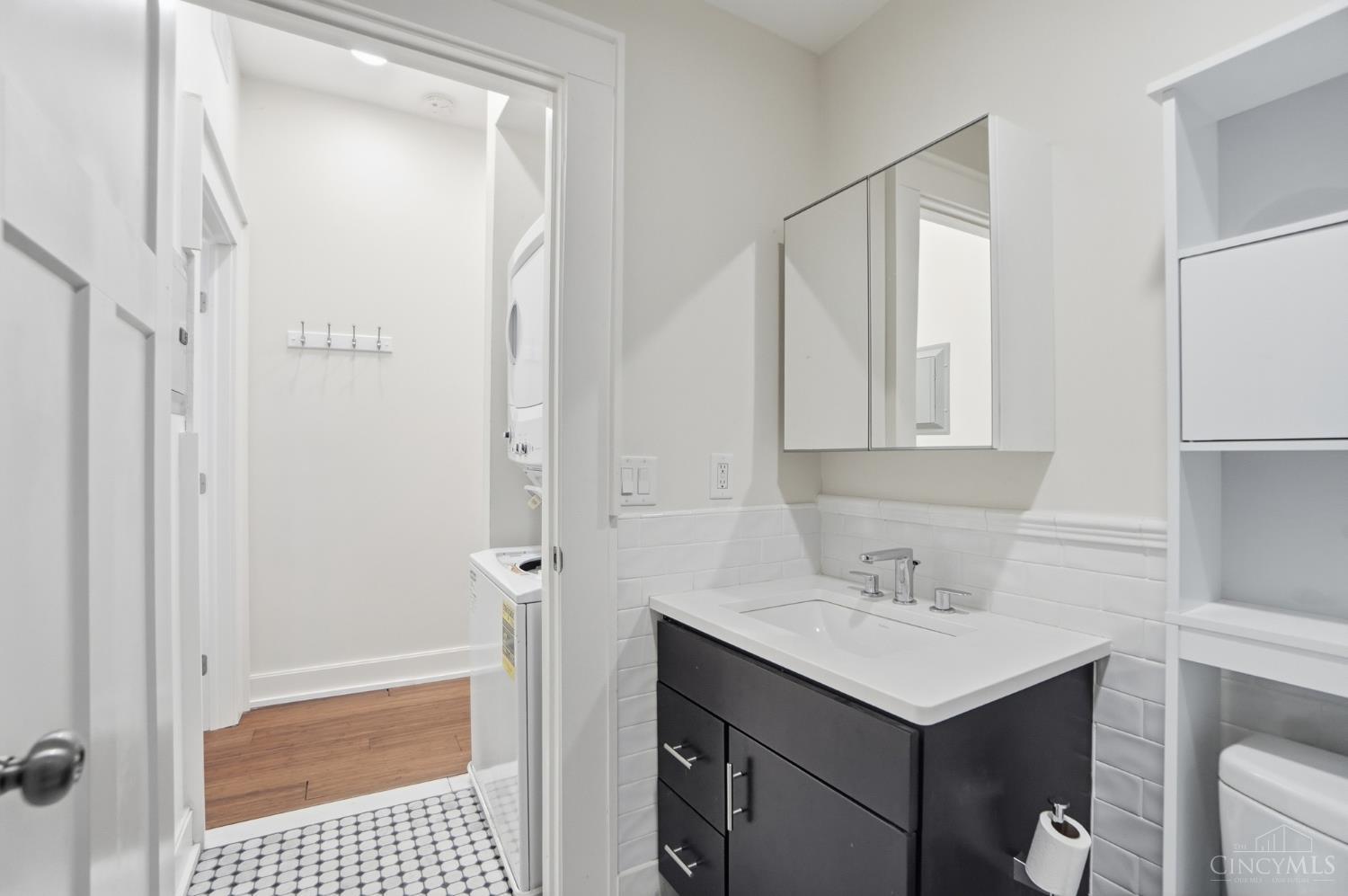 433 Clark Street, Unit B Cincinnati, OH 45203 - Photo 17 of 28