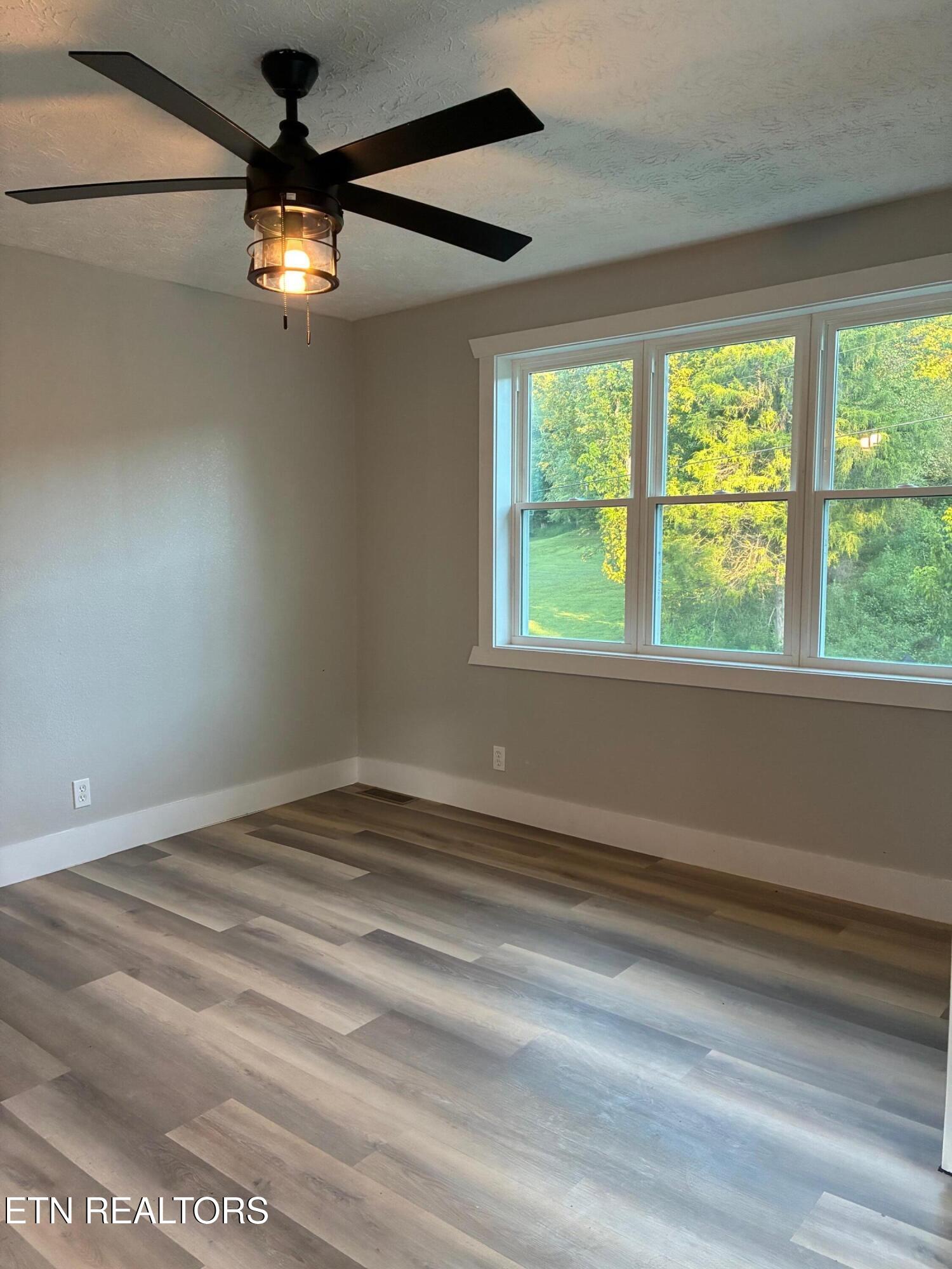 519 Whitman Hollow Road La Follette, TN 37766 - Photo 6 of 18 Living