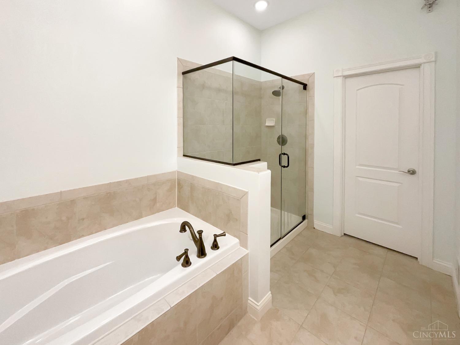 5792 Springview Circle Mason, OH 45040 - Photo 22 of 32