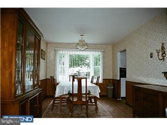 6 Midfield Road New Castle, DE 19720 - Photo 3 of 12 Dining Room