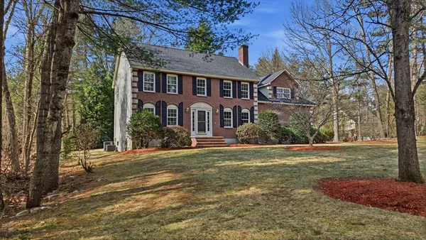 $1,165,000 | 10 Blue Jay Street, Franklin, MA 02038