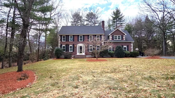 $1,165,000 | 10 Blue Jay Street, Franklin, MA 02038