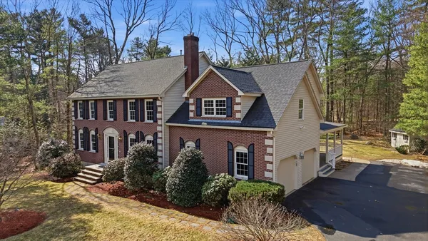 $1,165,000 | 10 Blue Jay Street, Franklin, MA 02038