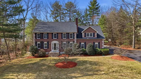 $1,165,000 | 10 Blue Jay Street, Franklin, MA 02038