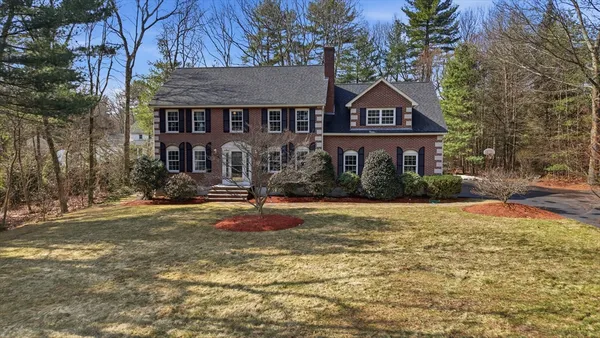 $1,165,000 | 10 Blue Jay Street, Franklin, MA 02038