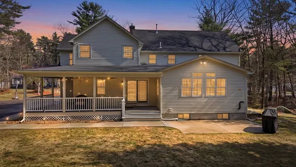 $1,165,000 | 10 Blue Jay Street, Franklin, MA 02038