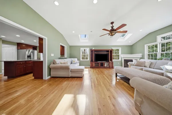 $1,165,000 | 10 Blue Jay Street, Franklin, MA 02038