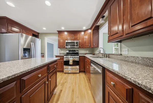 $1,165,000 | 10 Blue Jay Street, Franklin, MA 02038