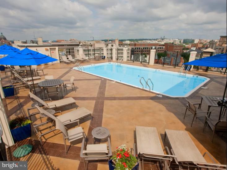 1332 15th Street Northwest, Unit B2 Washington, DC 20005 - Photo 35 of 42 Summertime cool-down!