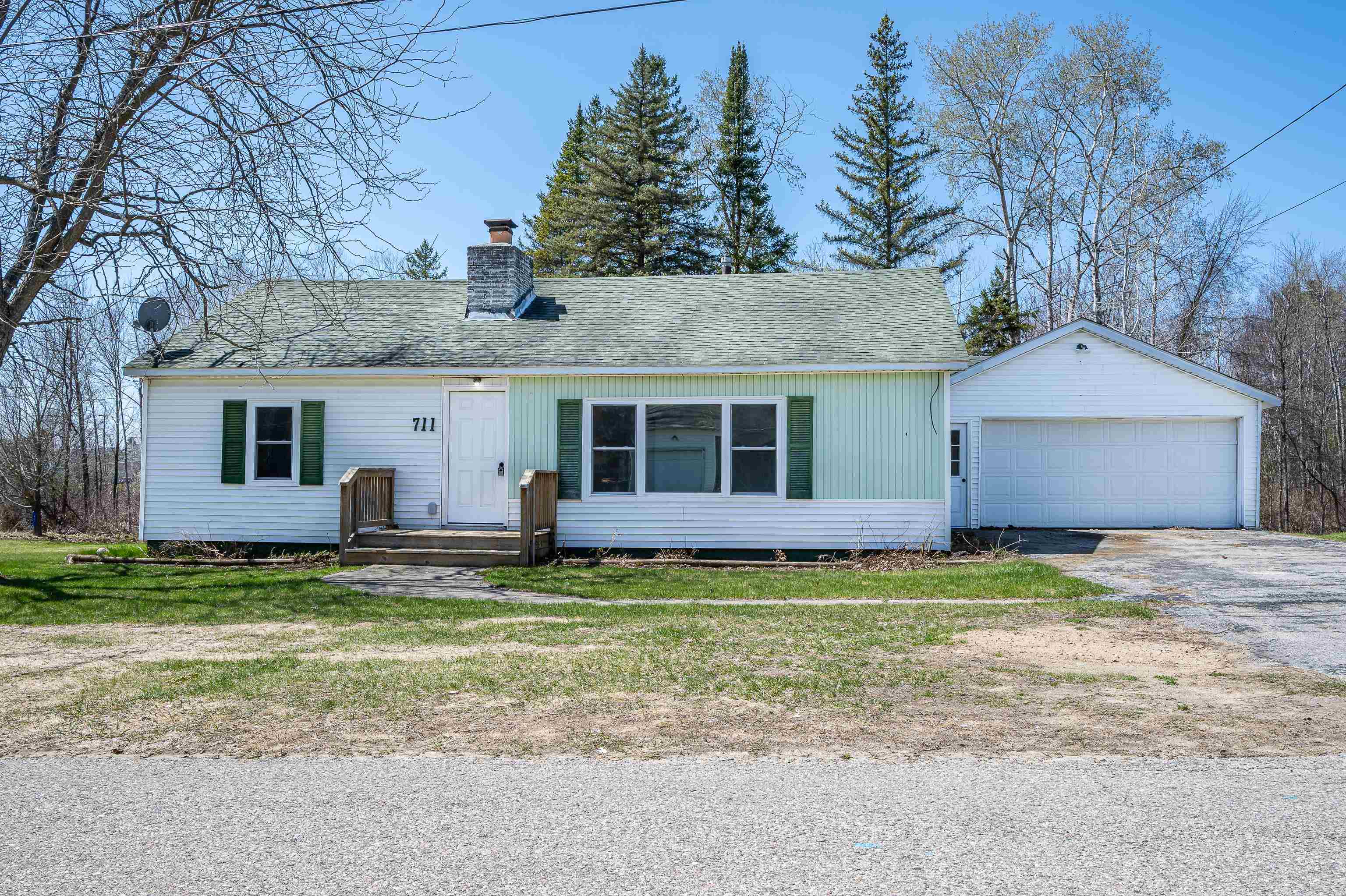 711 North Spring Street Gladwin, MI 48624 - Photo 1 of 44 Gallery Image 1