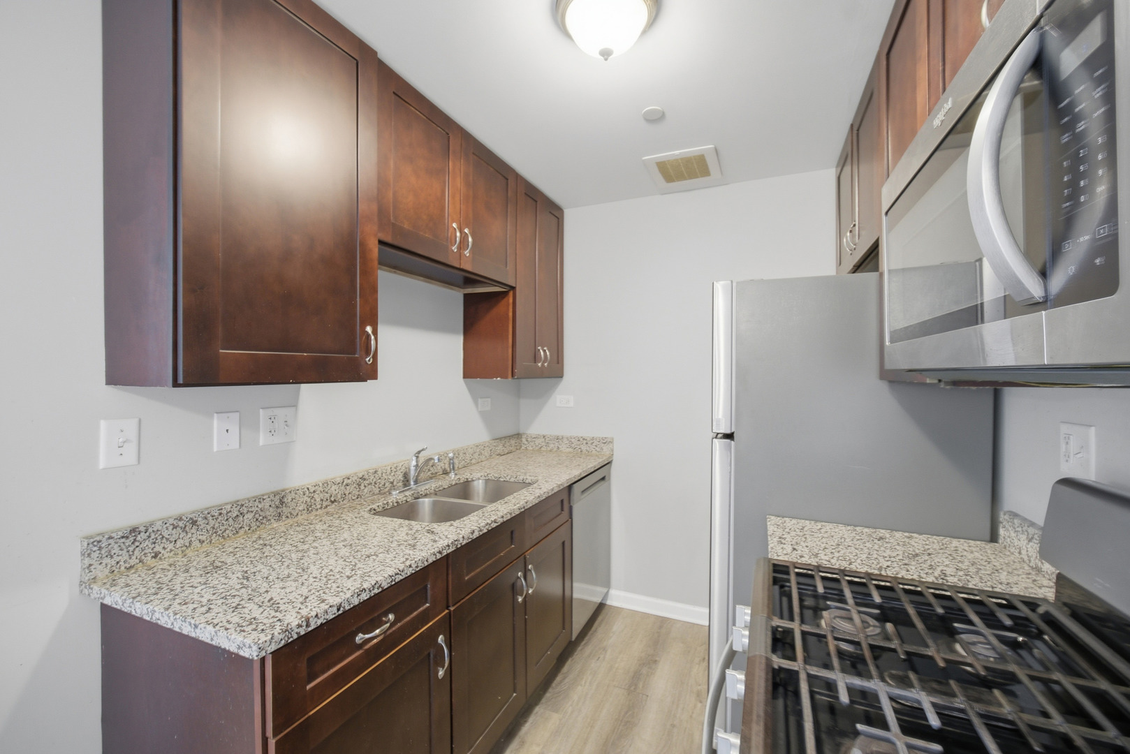 838 Mcintosh Court, Unit 205 Prospect Heights, IL 60070 - Photo 3 of 11