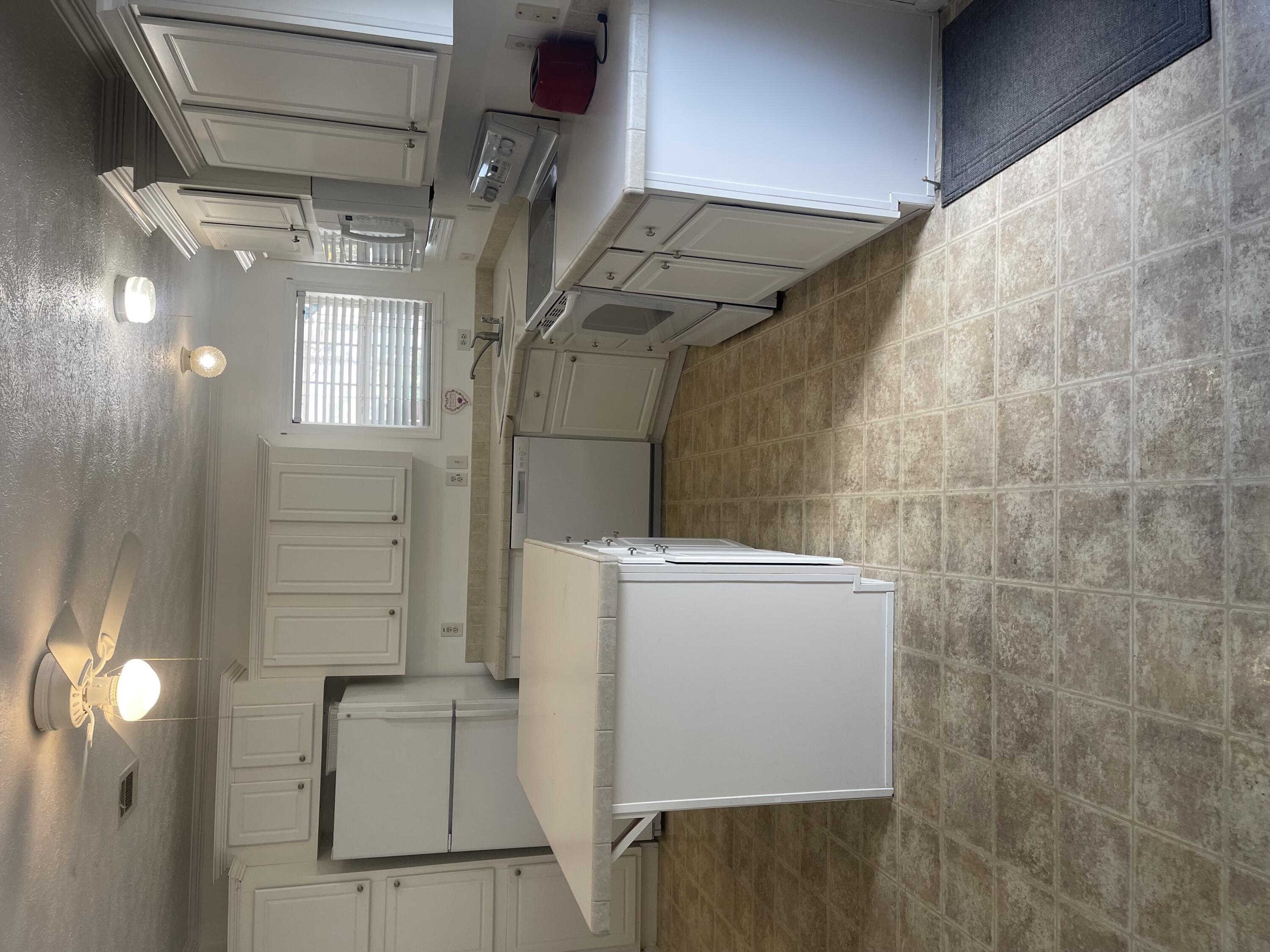 7060 42nd Way North Riviera Beach, FL 33404 - Photo 1 of 5 Kitchen