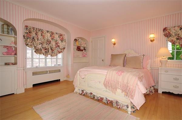 156 Edmunds Road Wellesley, MA 02481 - Photo 17 of 22 a bedroom with a bed and a window