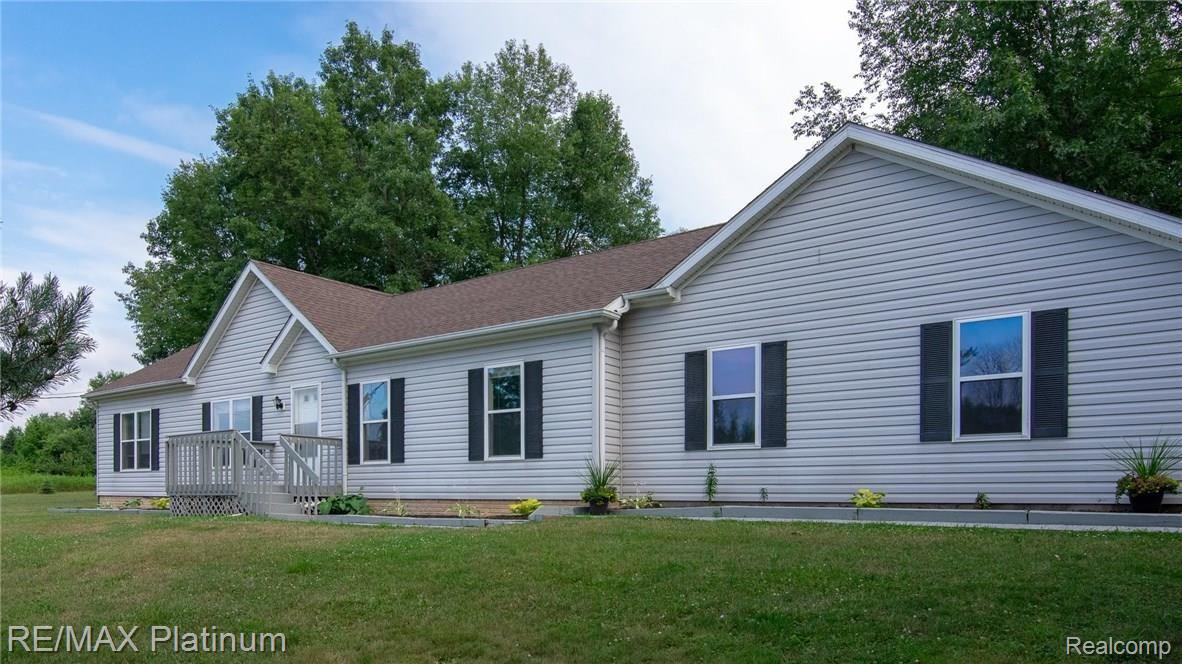 8898 Dwyer Road Howell, MI 48855 - Photo 2 of 52 1g.jpg