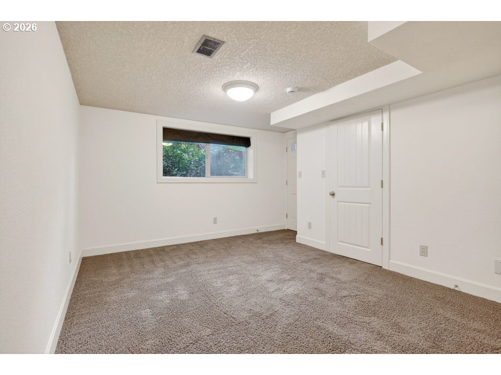 2584 Park Road Lake Oswego, OR 97034 - Photo 30 of 47 Gallery Image 30