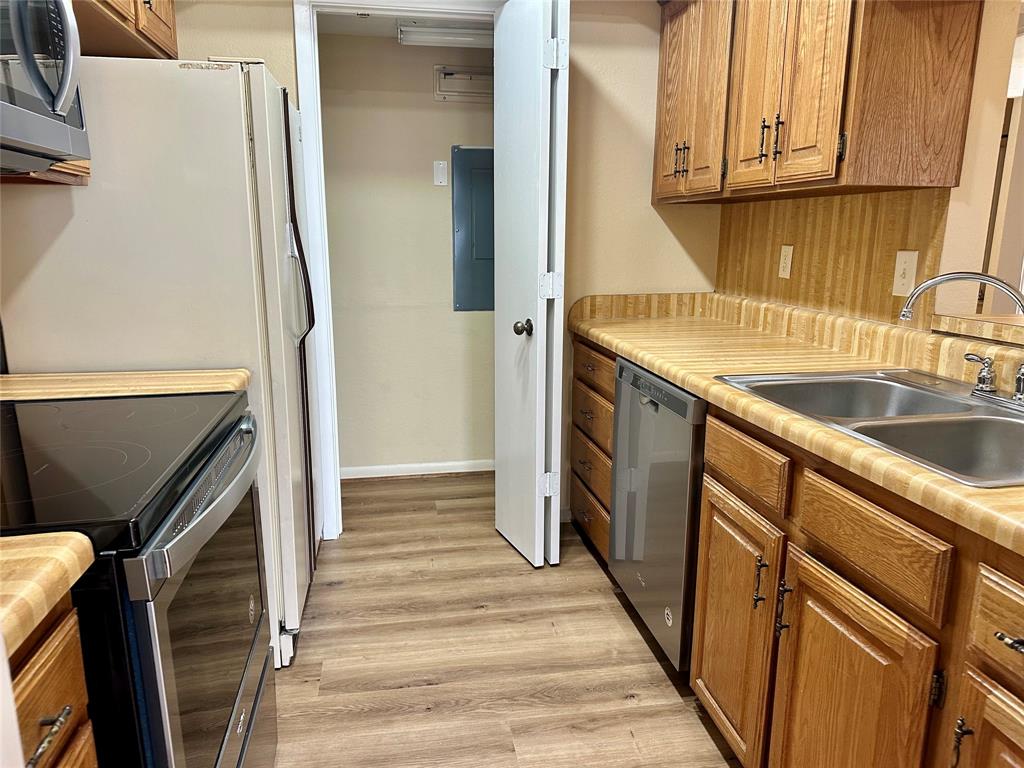 927 Signal Ridge Place Rockwall, TX 75032 - Photo 4 of 15